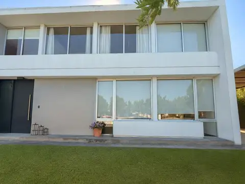 Casa  en Venta en San Isidro Labrador, Villanueva, Tigre