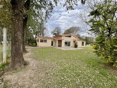 Casa 5 ambientes con 1 baño