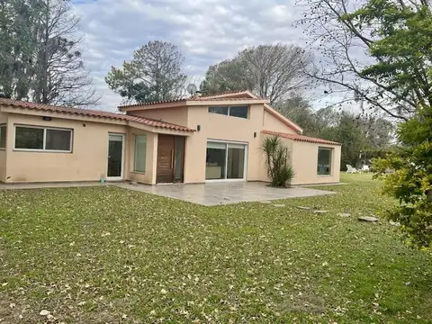 Casa en  venta en Jose Ingenieros esquina Almafuerte Funes