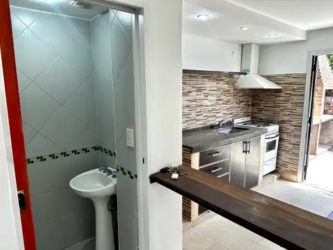 Depto Tipo Casa en Alquiler de 3 ambientes