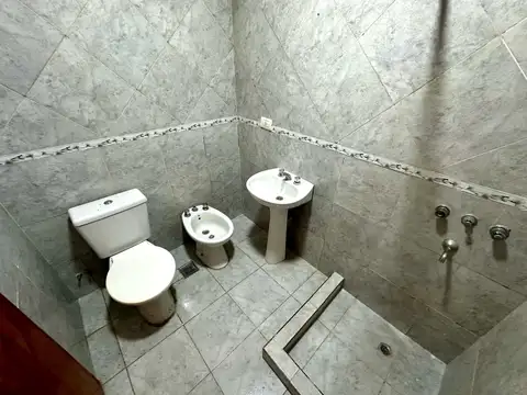 Depto Tipo Casa en Alquiler al Este