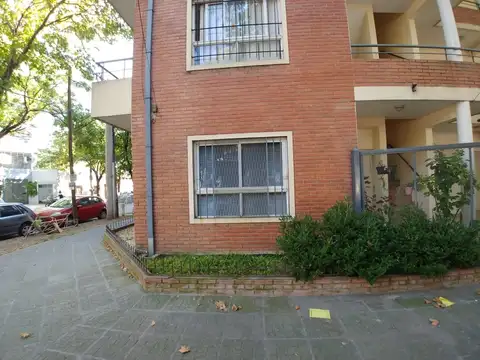 SUCRE Nº 395 P.B A ESQUINA MITRE.-