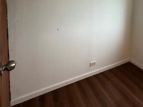 Casa en Alquiler con 2 cocheras