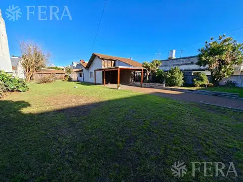 Casa 3 ambientes con 2 baños