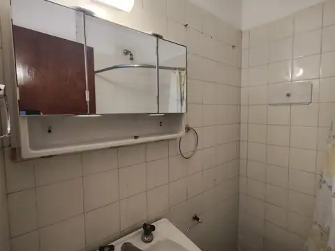 Departamento - Alquiler - Argentina, Capital Federal - Hipolito Yrigoyen 1300