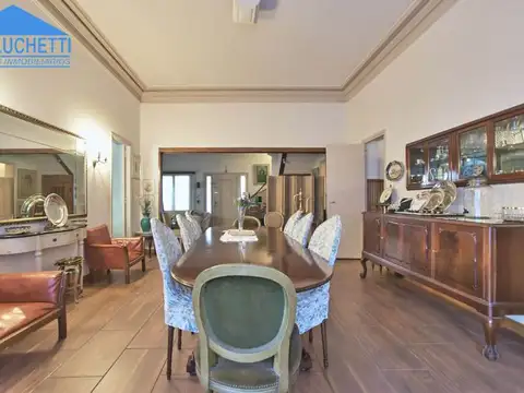 Casa 7 ambientes con 6 baños