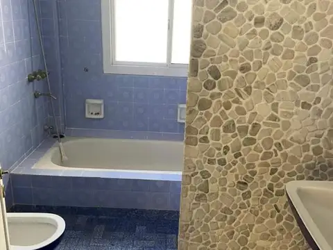 VENTA GRAN CASA ESTILO COLONIAL 8AMB EN RAMOS MEJIA