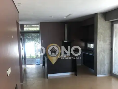 Casa 7 ambientes con 4 baños