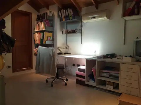 Casa 6 ambientes con 4 baños