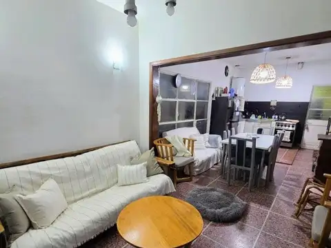 Casa 3 ambientes con 1 baño