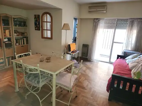 VENTA DEPARTAMENTO UN AMBIENTE AMPLIO, COCINA Y BAÑO COMPLETO, BALCÓN