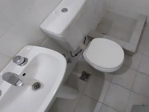 EXCELENTE 2 AMBIENTES AMOBLADO Y EQUIPADO