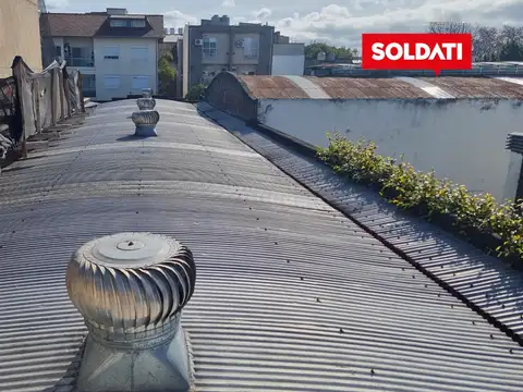 Galpon en Venta 49  mts Fondo