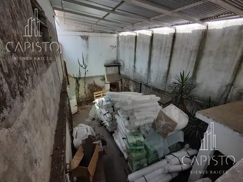 Avenida Hipolito Yrigoyen 1686