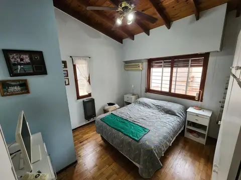 Casa 5 ambientes con 1 baño
