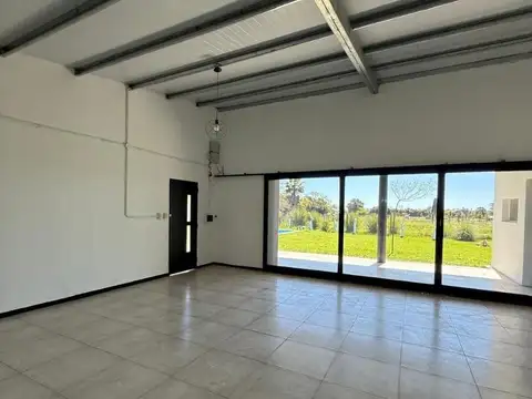 Casa en Alquiler con 2 cocheras