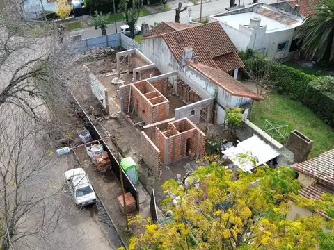 Local en Venta City Bell en Esquina a estrenar