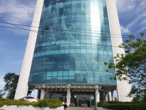 Excelente Piso de oficinas en Torre de Las Naciones Bourdier al 600