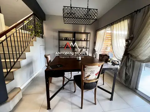 Casa 5 ambientes con 3 baños