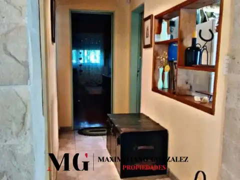 Casa 4 ambientes con 2 baños