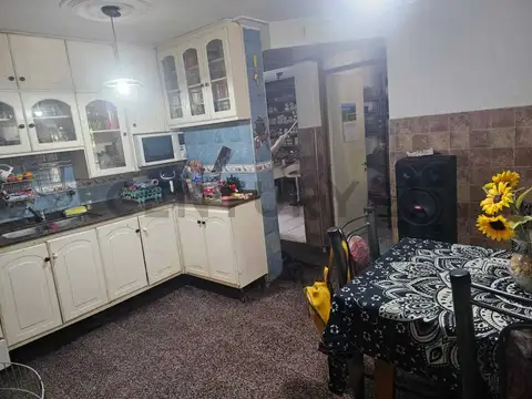 Casa en Venta con 3 cocheras