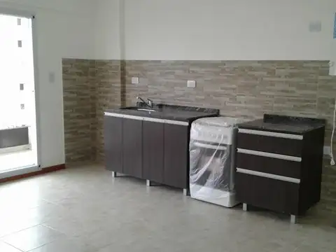 1 ambiente con balcon