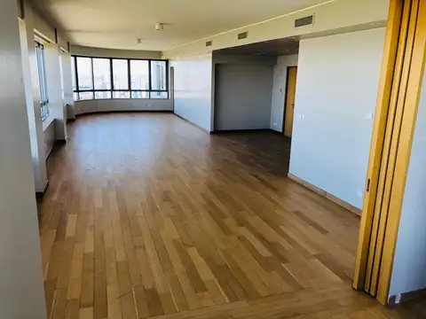 Departamento en Alquiler de 4 dormitorios