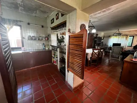 Casa en hectárea con quincho y pileta en venta, Marcos Paz