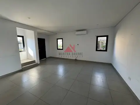 Casa 4 ambientes con 3 baños