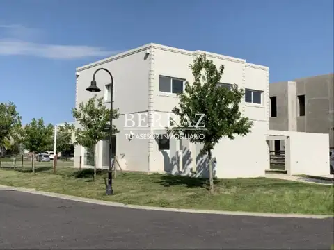 Casa venta 5 ambientes en Tipas Nordelta lote de 500 m2