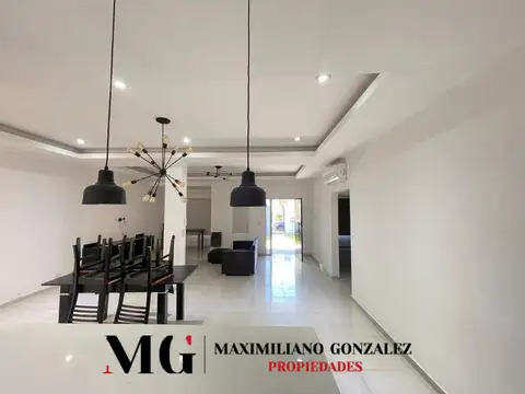 Casa 4 ambientes con 2 baños