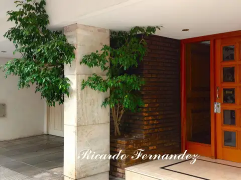 MUY BUEN DEPARTAMENTO: 3 AMBIENTES, COCINA SEPARADA, BALCÓN