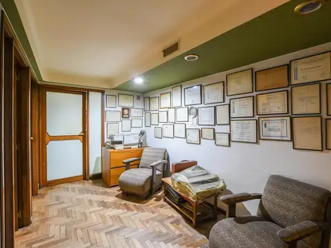 Oficina 5 ambientes con 2 baños