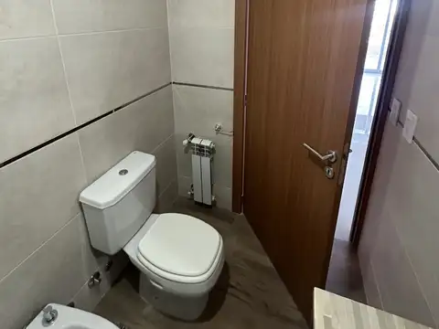 Jose A Miralla 1000, Piso 8,9