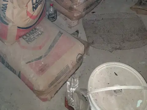 excelente terreno/  MAS casa a  RECICLAR BOEDO