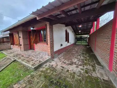 Casa 5 ambientes con 2 baños