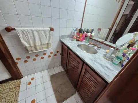 CASA LOTE PROPIO, JARDIN Y COCHERA