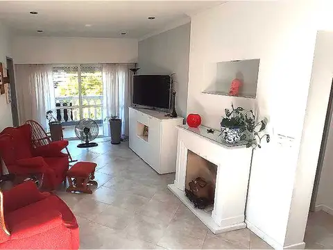 Depto Tipo Casa 4 ambientes con 2 baños