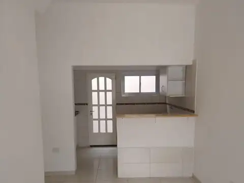 Depto Tipo Casa en Alquiler de 3 ambientes