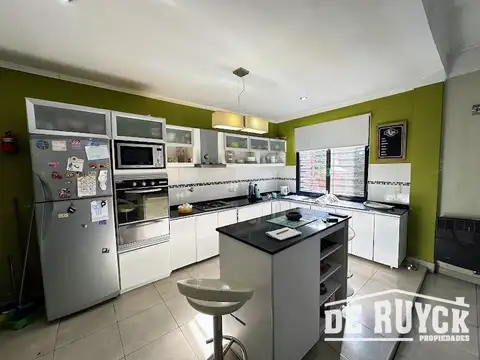 Casa en Venta en Quilmes Oeste, USD 110.000