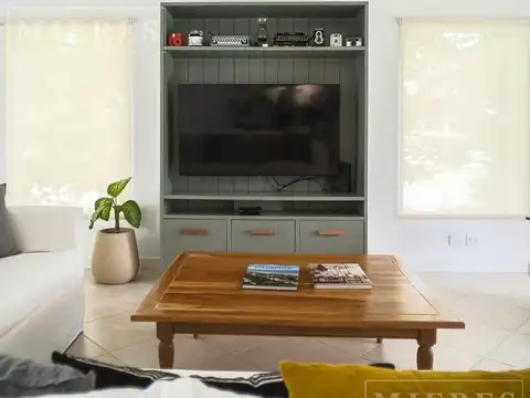 Casa en Alquiler Temporal con 2 cocheras