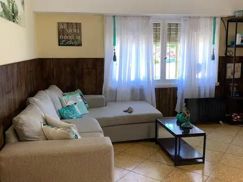 Casa 3 ambientes con 2 baños