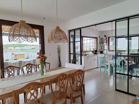 Casa en Alquiler en Villanueva, USD 4.500