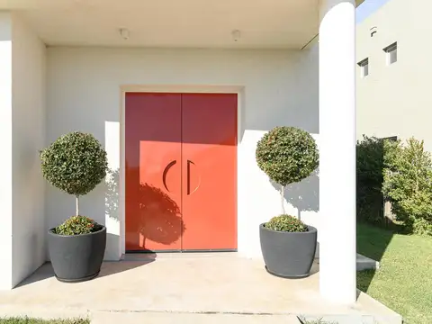 Casa 4 ambientes con 4 baños