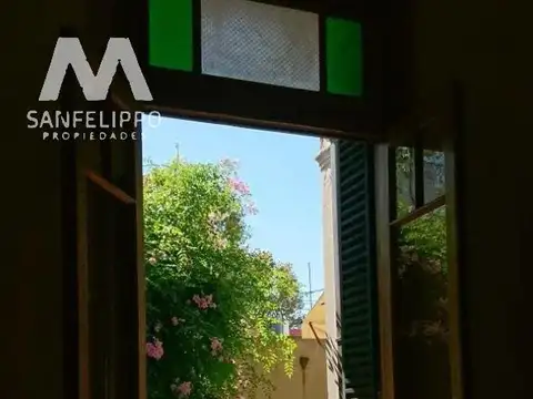 Casa 2 ambientes con 1 baño