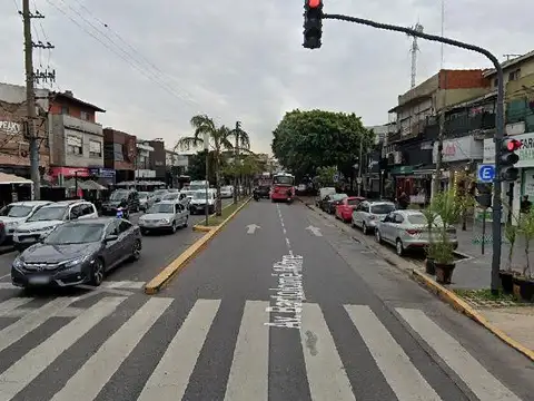Avenida Bartolomé Mitre e/ Carlos Villate y Rastreador Fournier