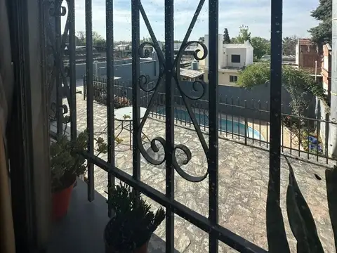 CASA DE 3 DORMITORIOS A LA VENTA + LOCAL COMERCIAL