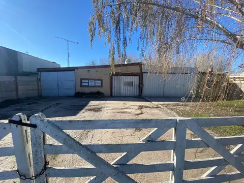 dos galpones sobre ruta 2 con vivienda