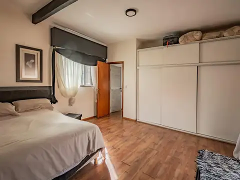 Pasaje Monseñor Ayrolo 80