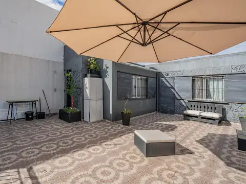 Casa 5 ambientes con 2 baños